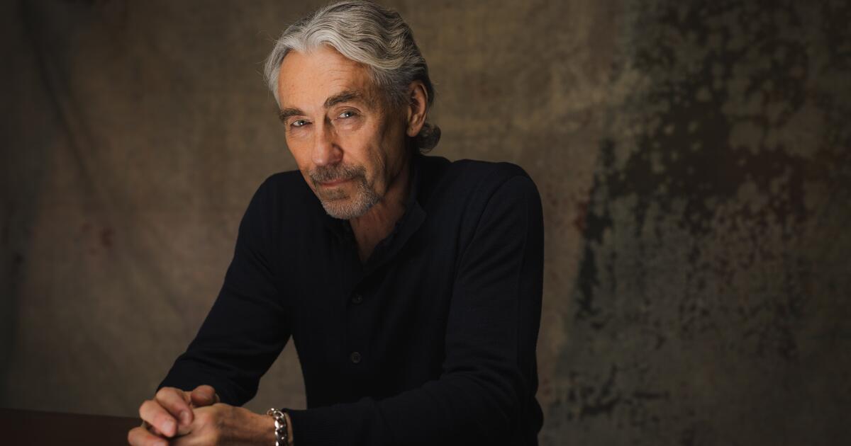 Tony Gilroy W „Andander” Nominakjach, “Spooky” parallels - Los Angeles Times