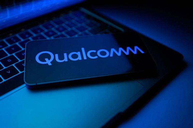 Qualcomm introduced a new PC with new features in the business market