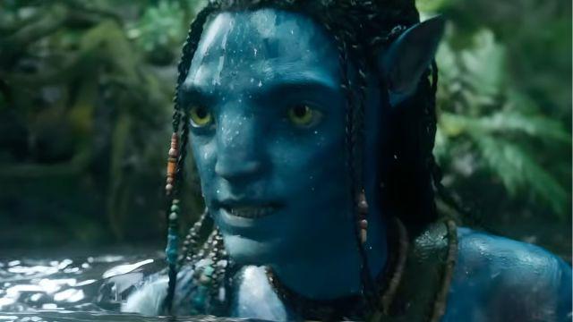 The first full Avatar 3 clip shows Sulis running away from the dreaded villain